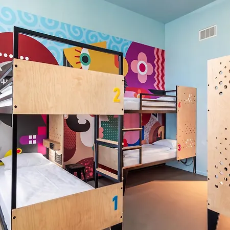 Stayokay Stadsdoelen Hostel *
