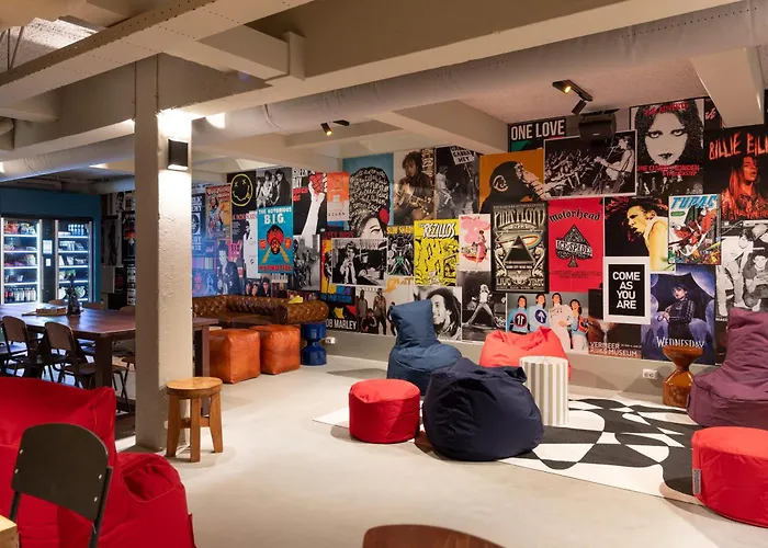 Stayokay Stadsdoelen Хостел *