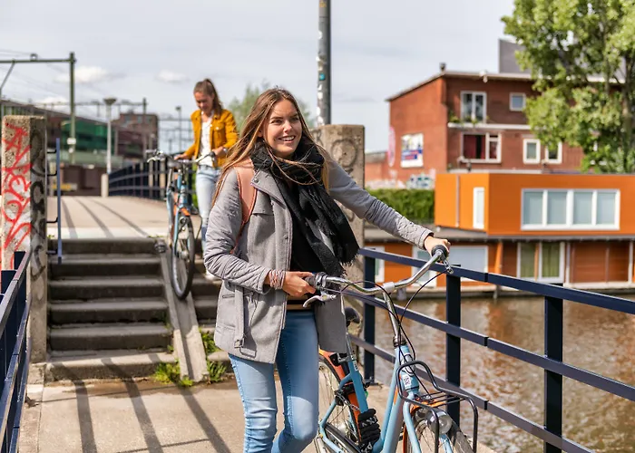 Stayokay Stadsdoelen Хостел *